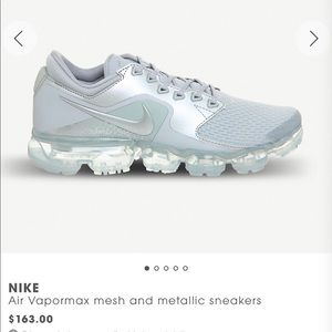 Nike Vapormax mesh.